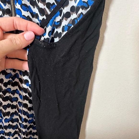 Express Sleeveless Blouse (XL) - Picture 6 of 7